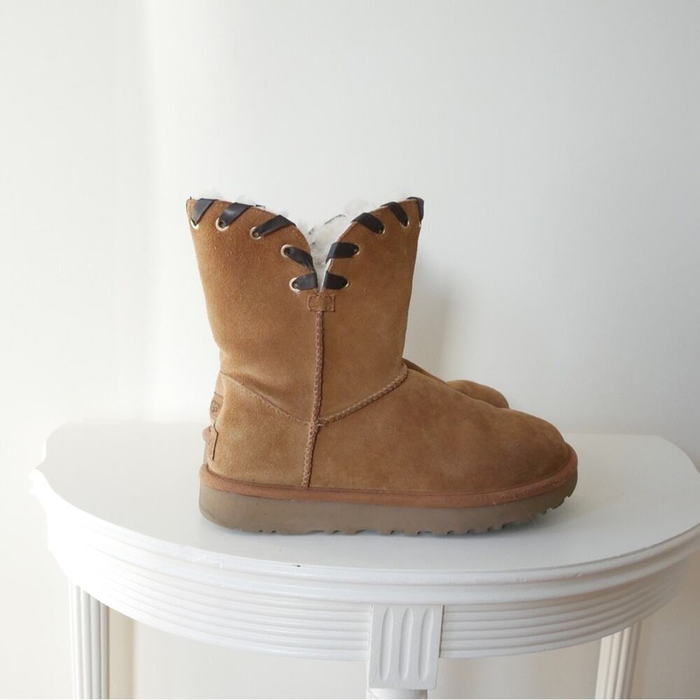 UGG Aidah Suede Whipstitch Detail Boots in US Women's 7 Chestnut Brown - Picture 4 of 10